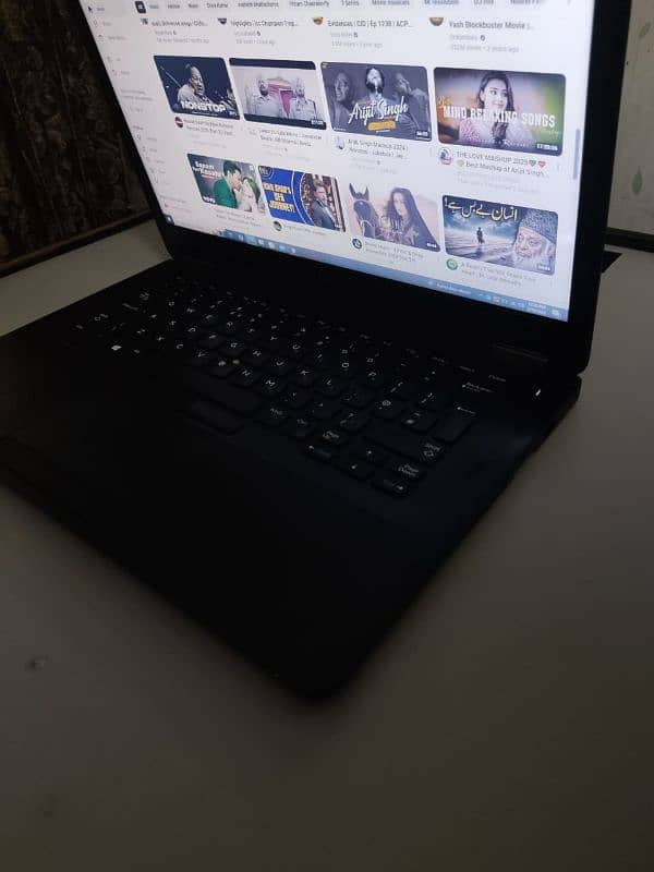 Dell Latitude 7470 , core i7\6th , 8GB. Ddr4 , SSD Nvme 0