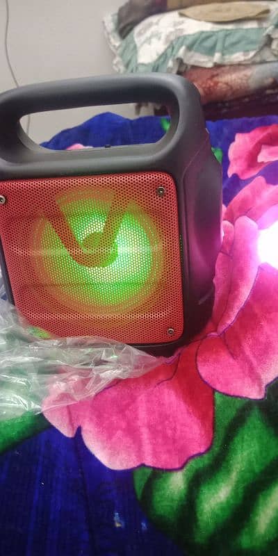 Wireless speaker with lights size 4 Inch 2