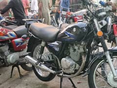 I am sel my Suzuki vs 150 bike 2015 chali h 8month