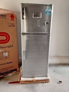 refrigerator Dawlance model 9122