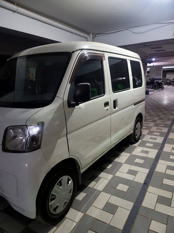 Daihatsu Hijet 2014 1