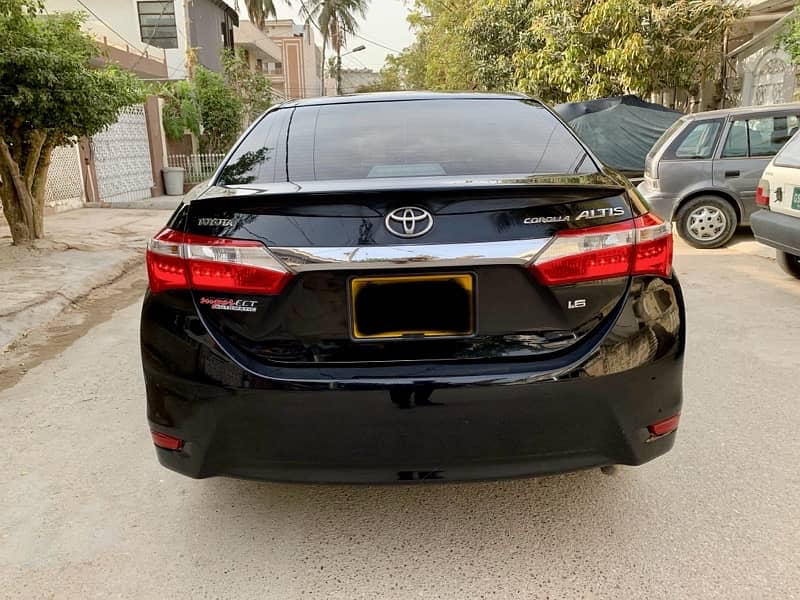 Toyota Corolla Altis 2016 3