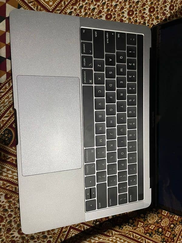 Macbook Pro 10/10 urgent sale 6