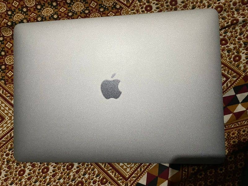 Macbook Pro 10/10 urgent sale 7