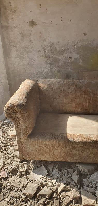 Sofa 3 seater urgent sale 0