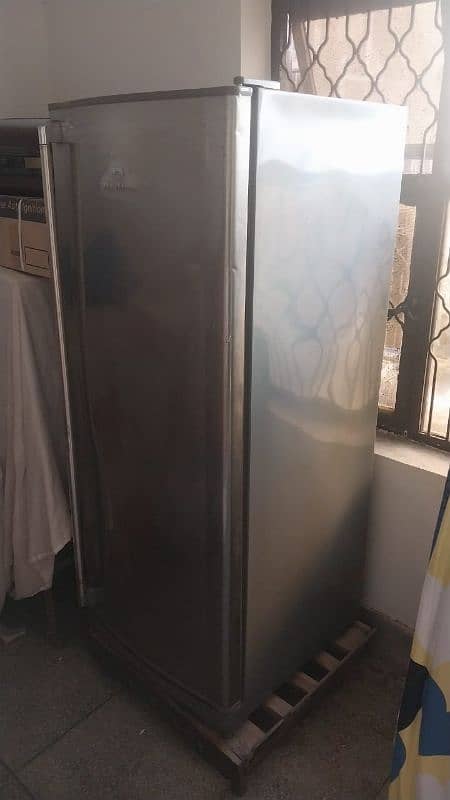 dowlance vertical freezer 1