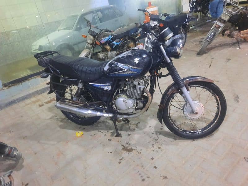 Suzuki GS 150 Seald Engine 2014 model all working return file khi No 8