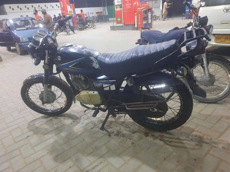 Suzuki GS 150 Seald Engine 2014 model all working return file khi No 13