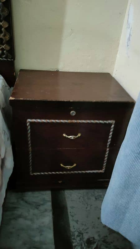 Bedset with Dressing Table for Sale 2