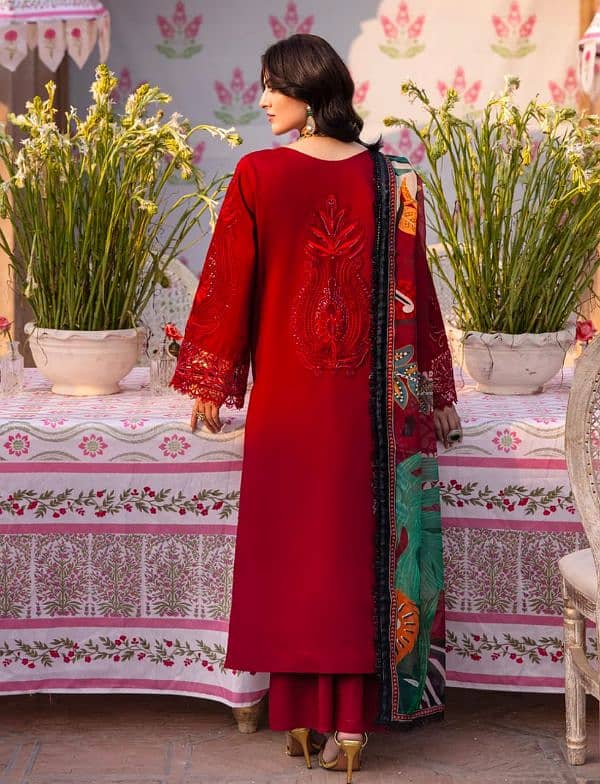 MAHNUR  HUSN E JAHAN  LUXURY LAWN 1