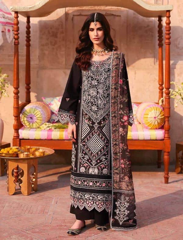 MAHNUR  HUSN E JAHAN  LUXURY LAWN 6