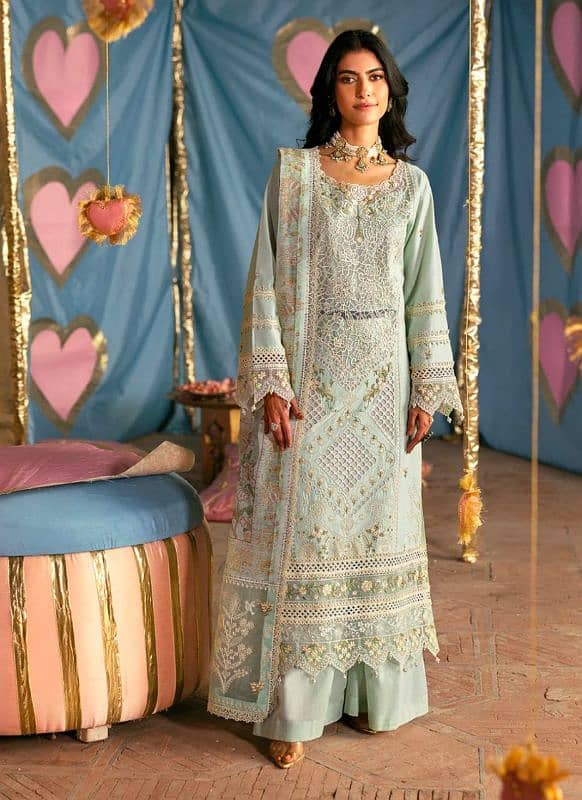 MAHNUR  HUSN E JAHAN  LUXURY LAWN 19