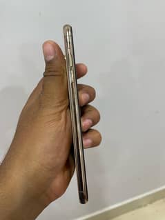 iPhone XSmax golden color