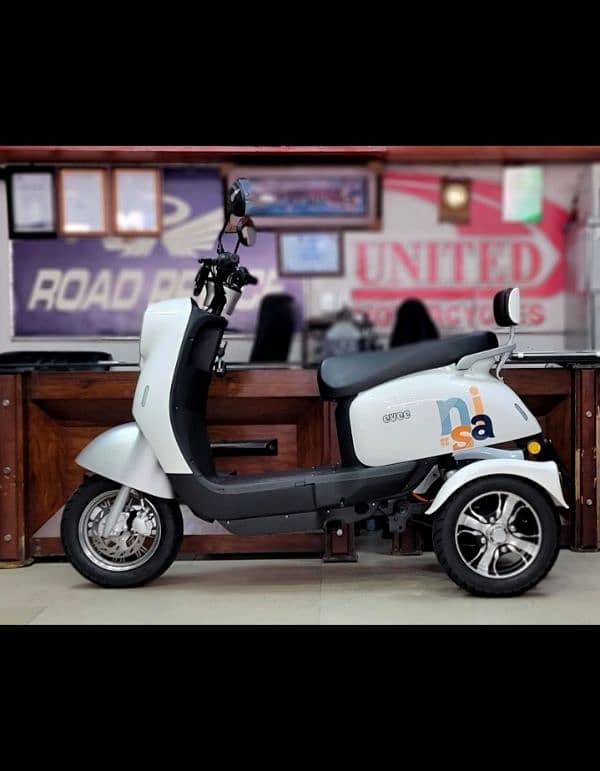 evee NISA 3 wheel electric scooty (03325023878) 1