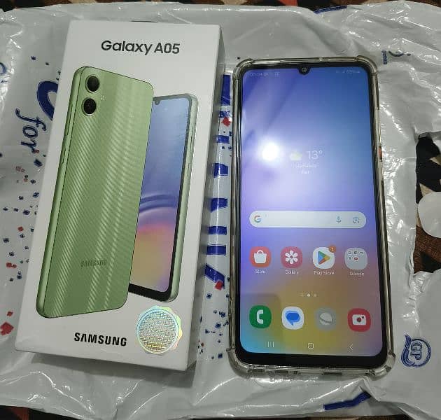 Samsung galaxy A05: 6/128GB Warranty 11 Months. 1