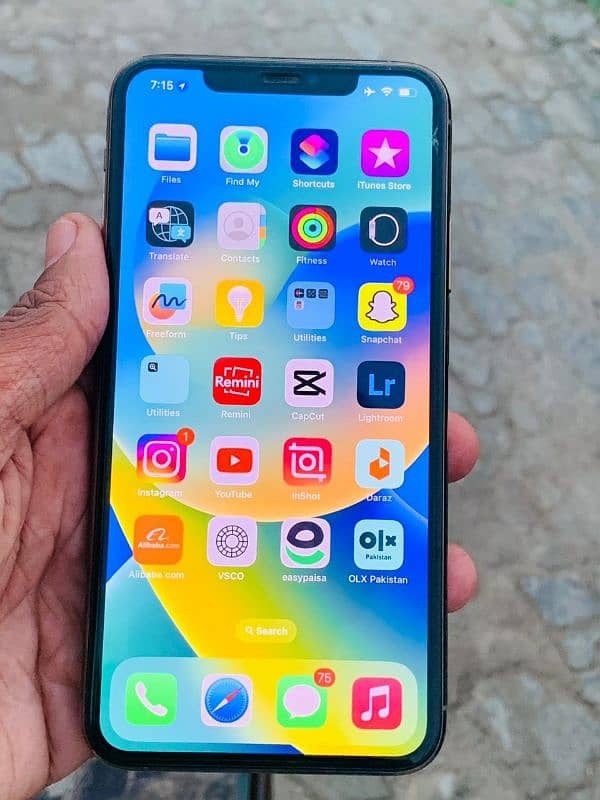 iphone 11 pro max 256 GB PTA approved my WhatsApp number 03410172804 5