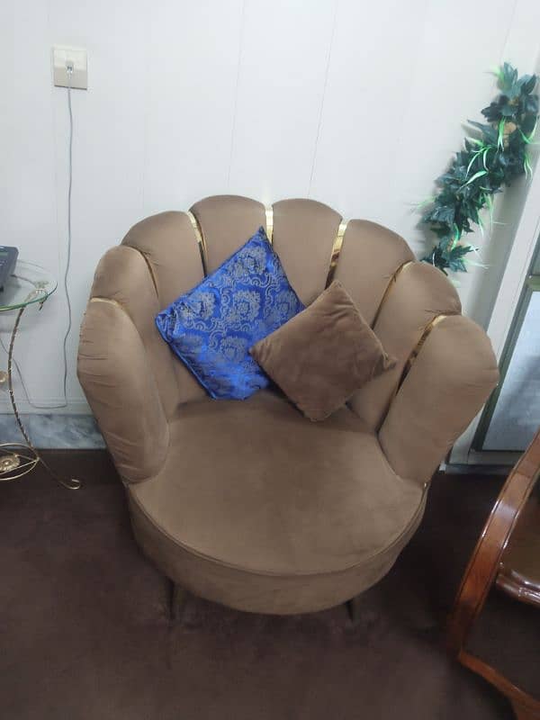 Sofa set urgent for sale 3