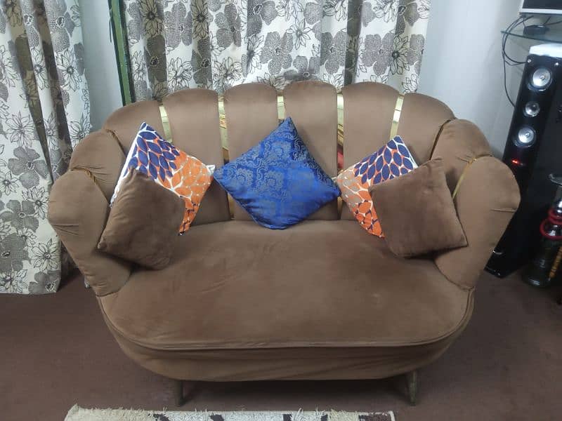 Sofa set urgent for sale 4