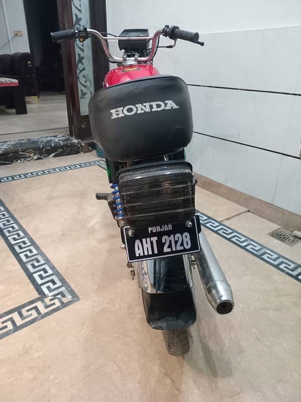 all ok bike engion pack tanki tapa ka sticker lockel ha 1