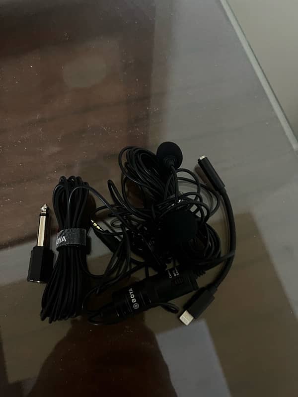 boya M1dm mic with original iPhone connector 1