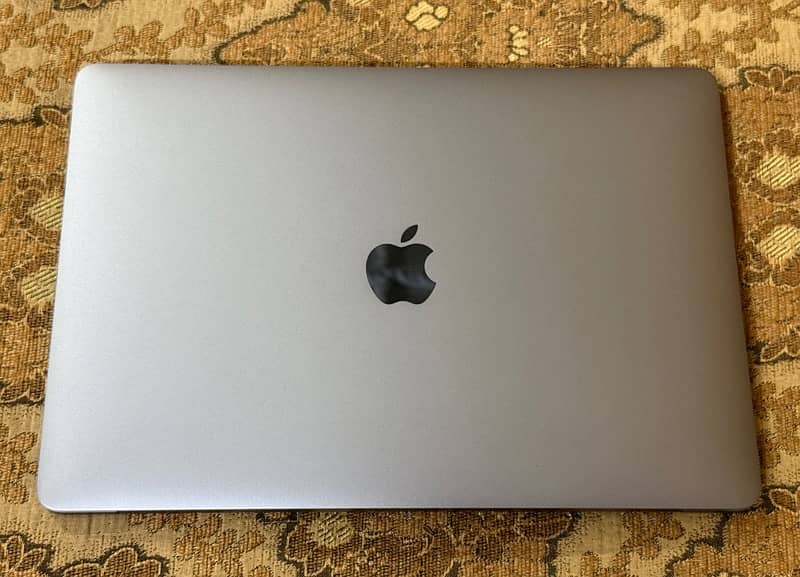 Macbook Pro 13 Inch 8GB/256GB M2 2022 Space Grey 0