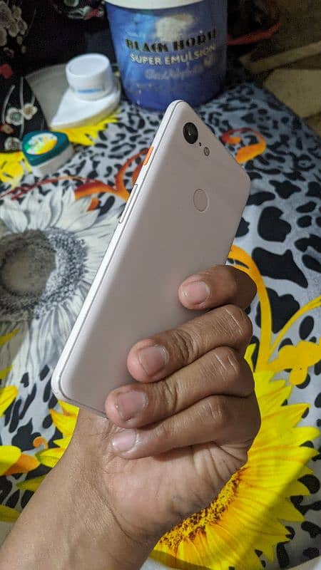 Google pixel 3. . . . . . condition 10 To 9. . . change possible 4