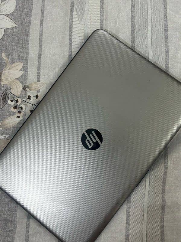 HP Laptop 5