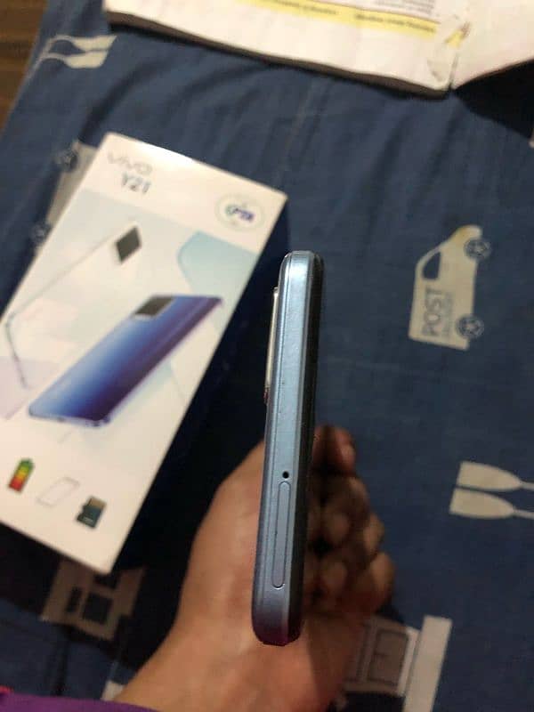 vivo y21 8/256 with box 7