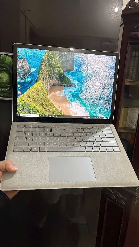 Microsoft Surface Intel Core i7 7th Generation 8/256 5