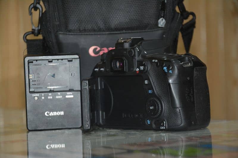 80D Canon Only body 6