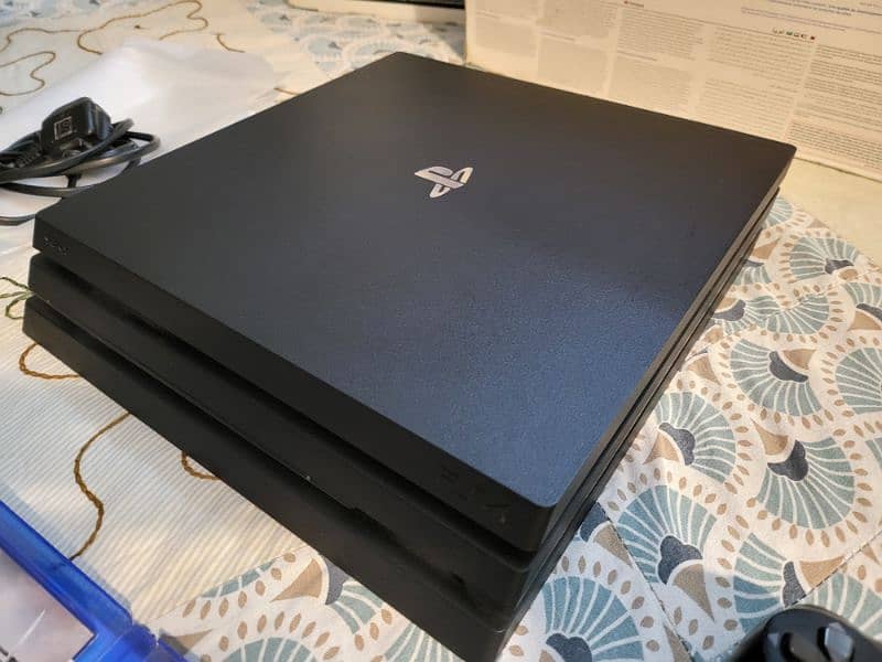 Playstation 4 pro ps4 pro sealed with Box 2