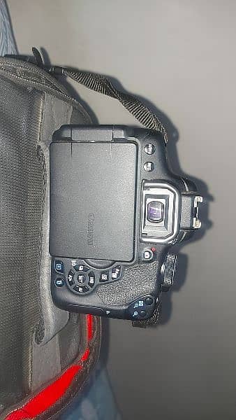 Canon 750d with bag | Excellent condition 2