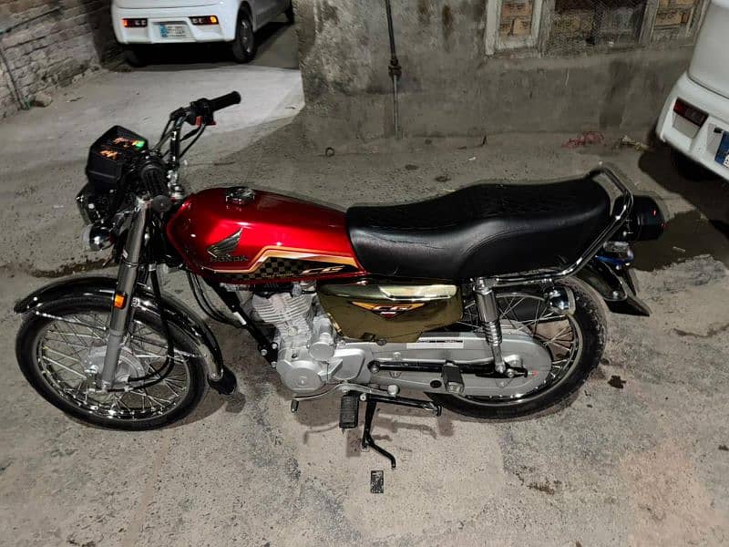 Honda 125 CG argent for sale my WhatsApp number 0322-1675192 0