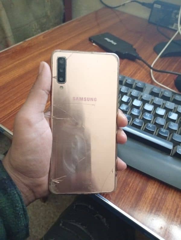 samsung a7 2018 4/128gb only phone urgent sale 0