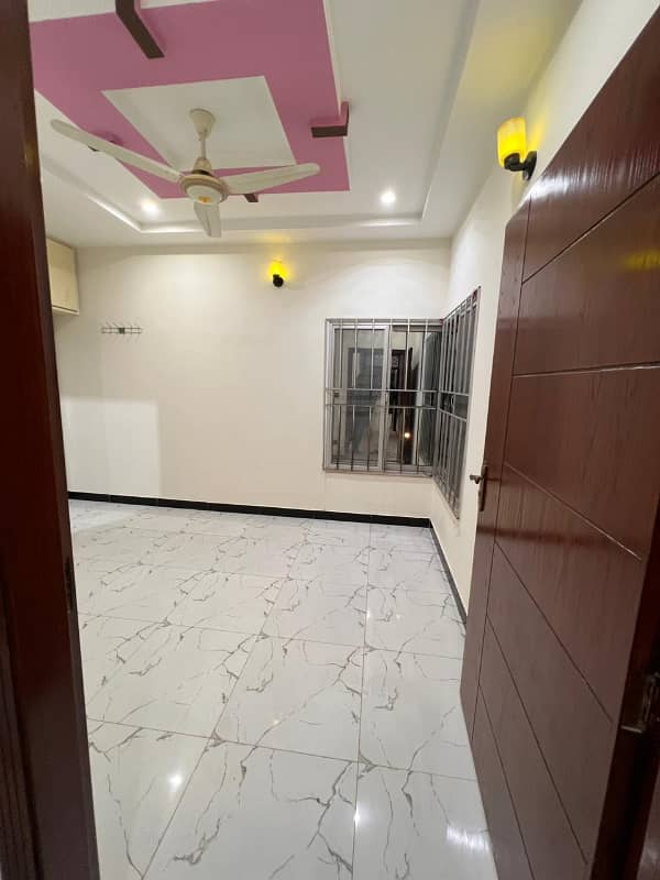 FAMILY & BACHELOR FLAT FOR RENT LOCATION CHAKLALA SCHEME 3 5