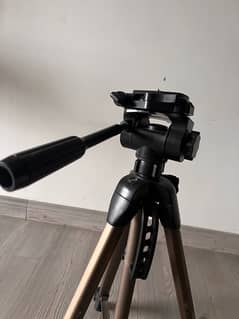 tripod stand