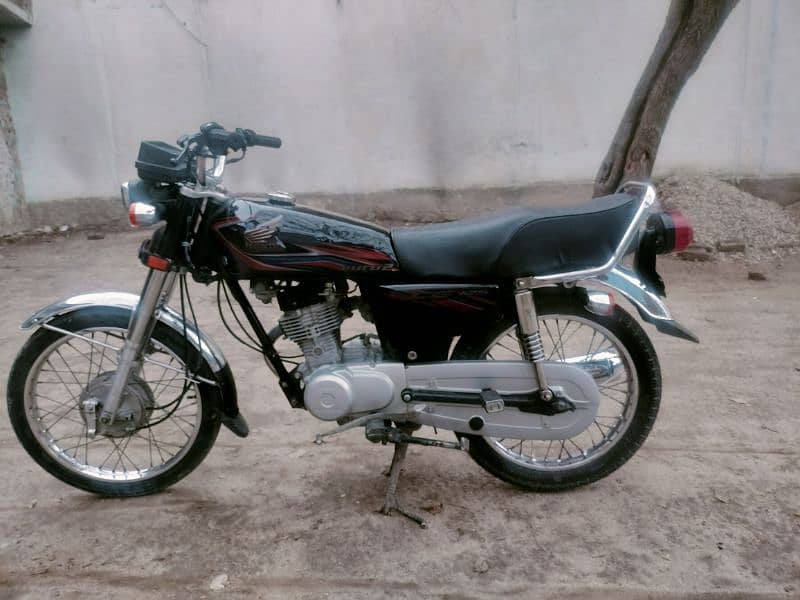 honda 125 model 18 ragester Panjab 03136591166. 0