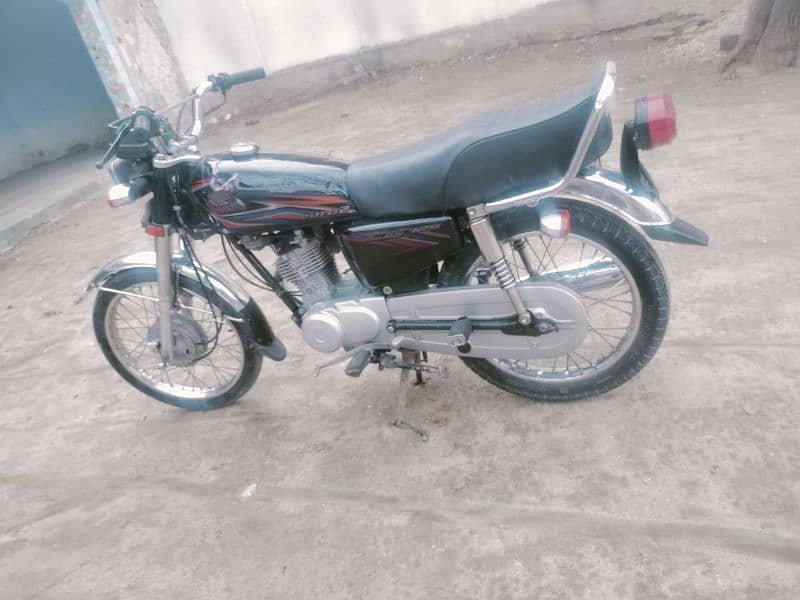 honda 125 model 18 ragester Panjab 03136591166. 4