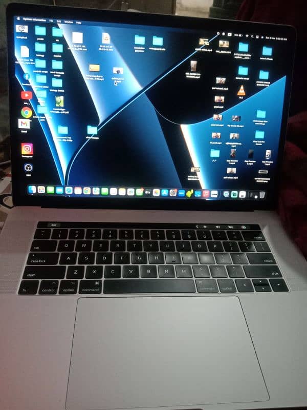 MacBook Pro 2017 model 15 inches for sale 0