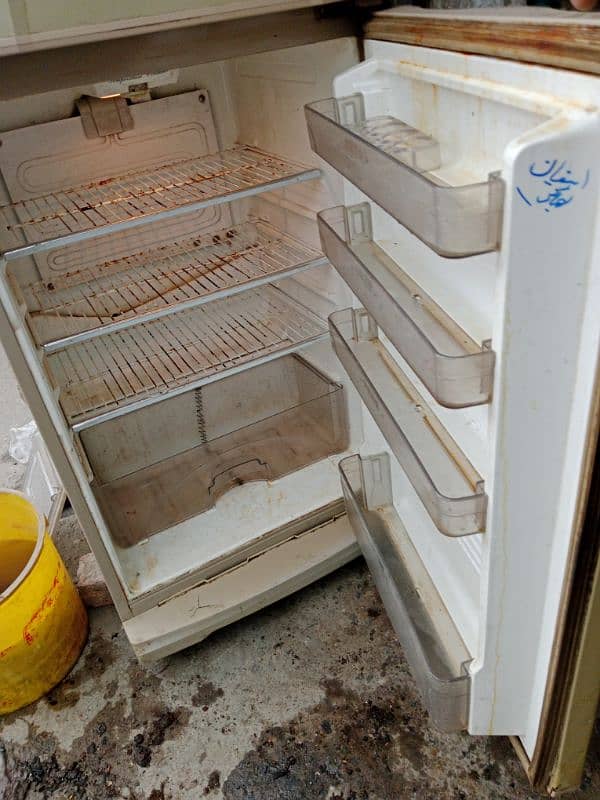 Dwalance Fridge For Sell 0