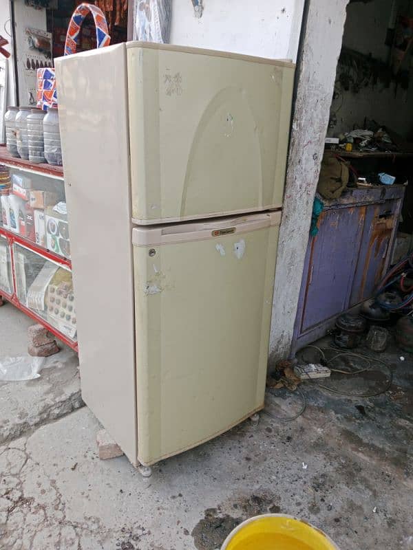 Dwalance Fridge For Sell 3