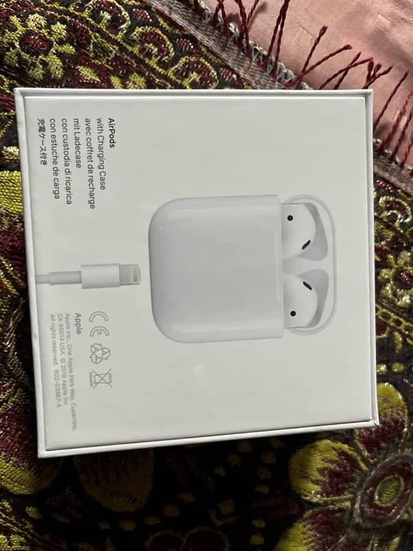 APPLE AIR PODS 2nd GENERATION 5