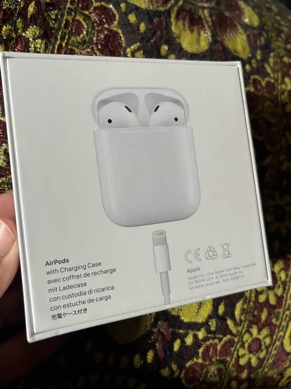 APPLE AIR PODS 2nd GENERATION 6