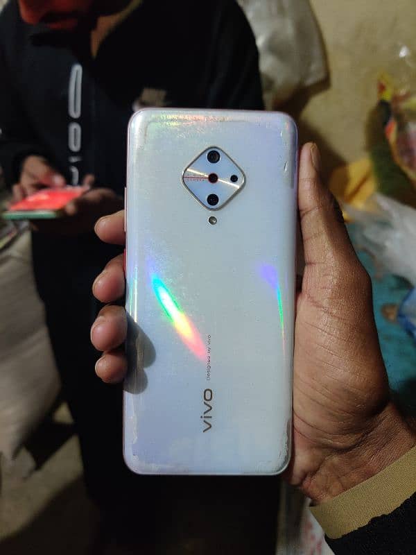 Vivo S1 Pro 8 128 Dabba Charger sath hai. 1