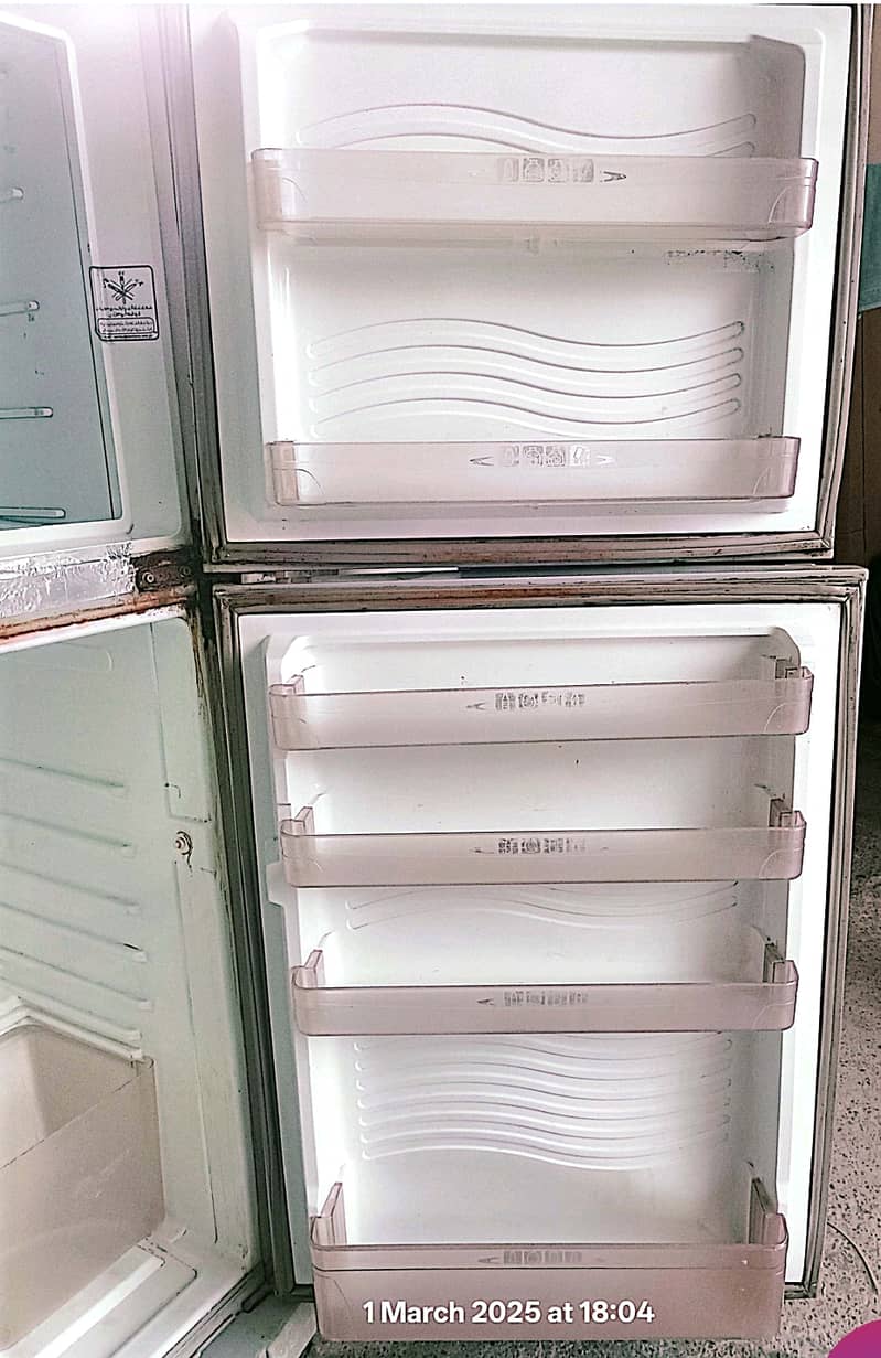 Dawlance Refrigerator Used 1