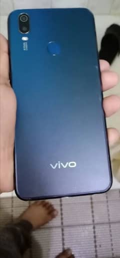 Vivo Y11 (3GB/32GB) – Premium Feel at a Budget Price!