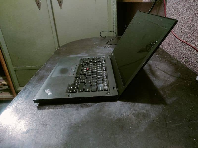 Lenovo T450. core i5 5th generation. 12gb ram 500gb hard. all ok 100% 2