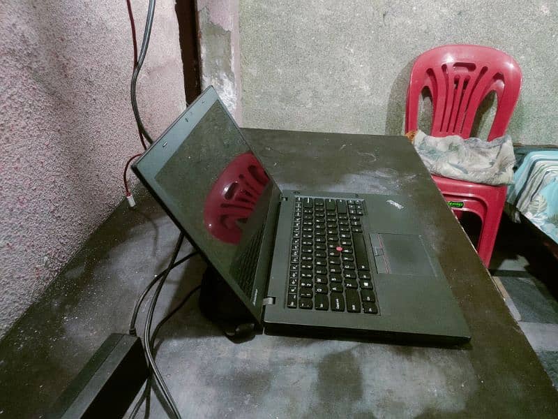 Lenovo T450. core i5 5th generation. 12gb ram 500gb hard. all ok 100% 5