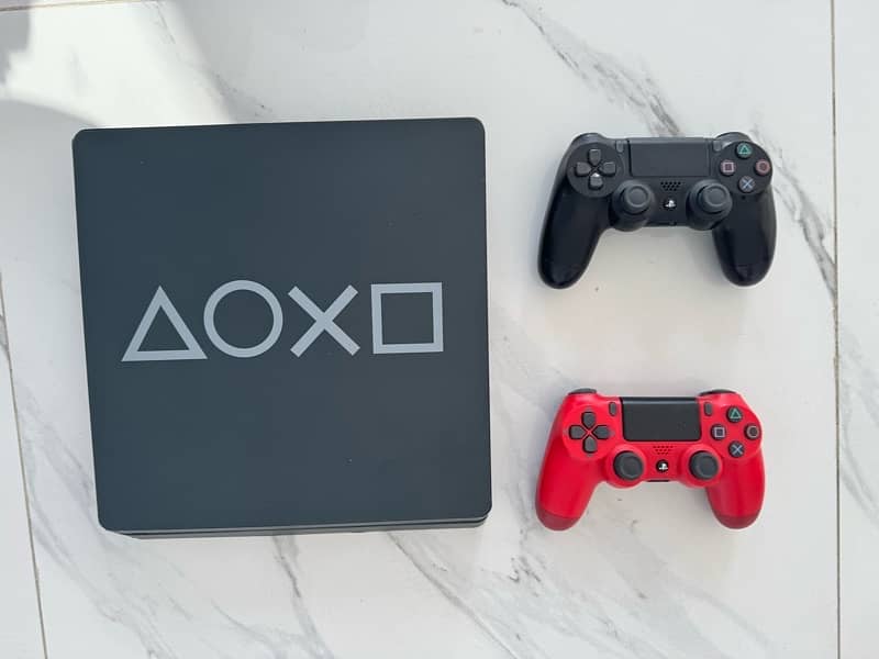 Ps4 Slim 500 GB with 2 Controllers 9