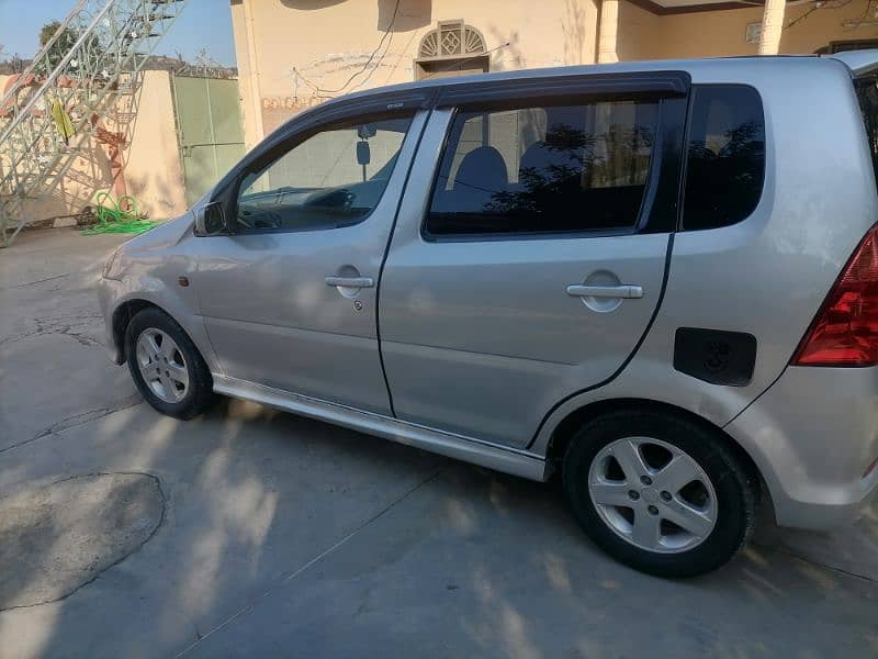 Daihatsu yrv 1.3 2008 4